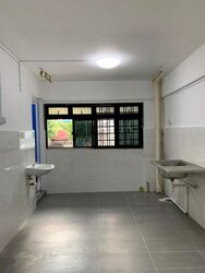 Ang Mo Kio Avenue 10 (D20), Shop House #466445111